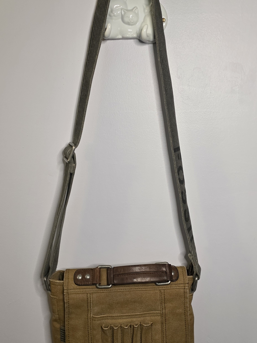 VNTG Fossil Tan Canvas Messenger Bag with Brown Leather Accents - Picture 3 of 12